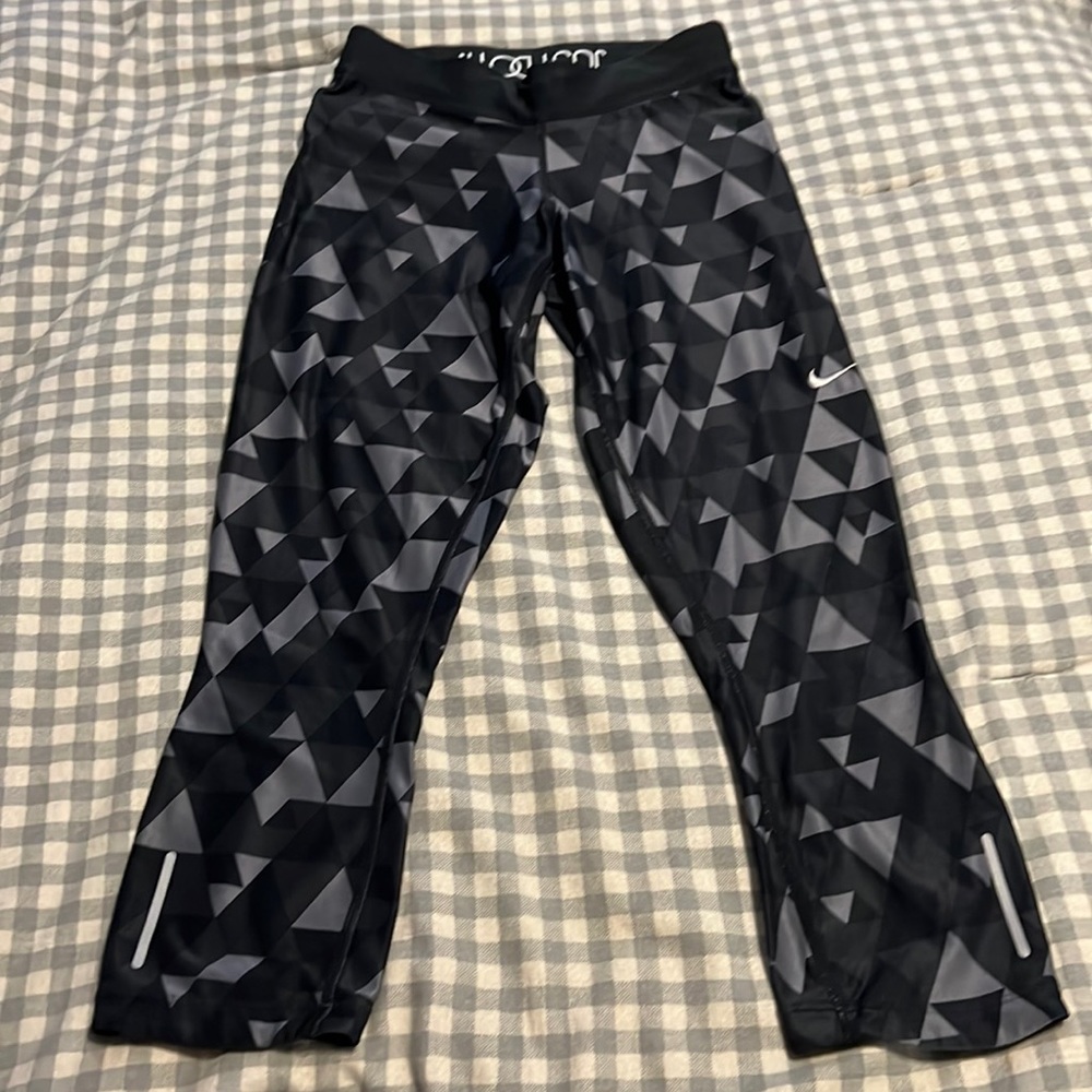 Nike workout capris